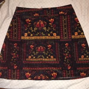 BARELY WORN mini skirt